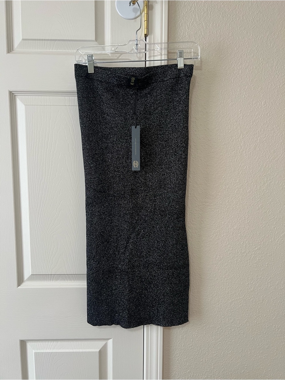 House of Harlow 1960 Black Silver Metallic Knit Midi Skirt Size Medium NWT